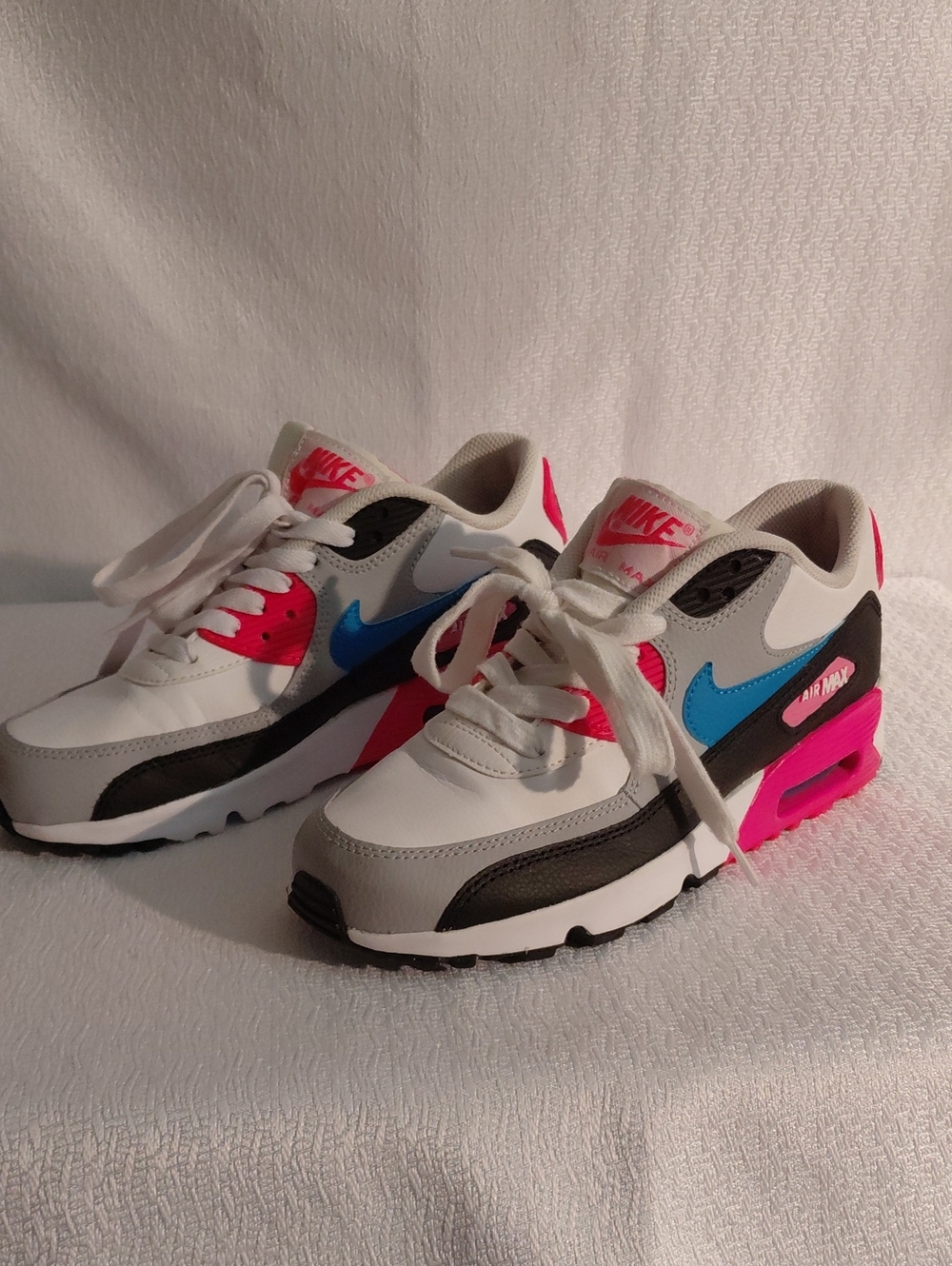 Nike 5Y Kids Air Max  90 Sneakers in White, Pink & Blue 833376-107